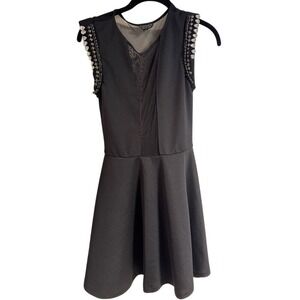 Top Shop Size 6 super cute black cocktail dress!‎